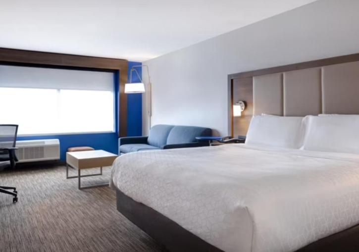 Holiday Inn Express & Suites - Detroit - Dearborn By Ihg Exterior foto