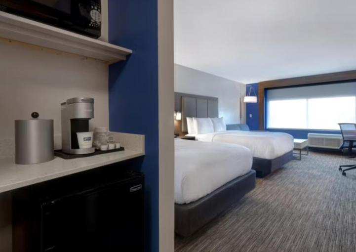 Holiday Inn Express & Suites - Detroit - Dearborn By Ihg Exterior foto